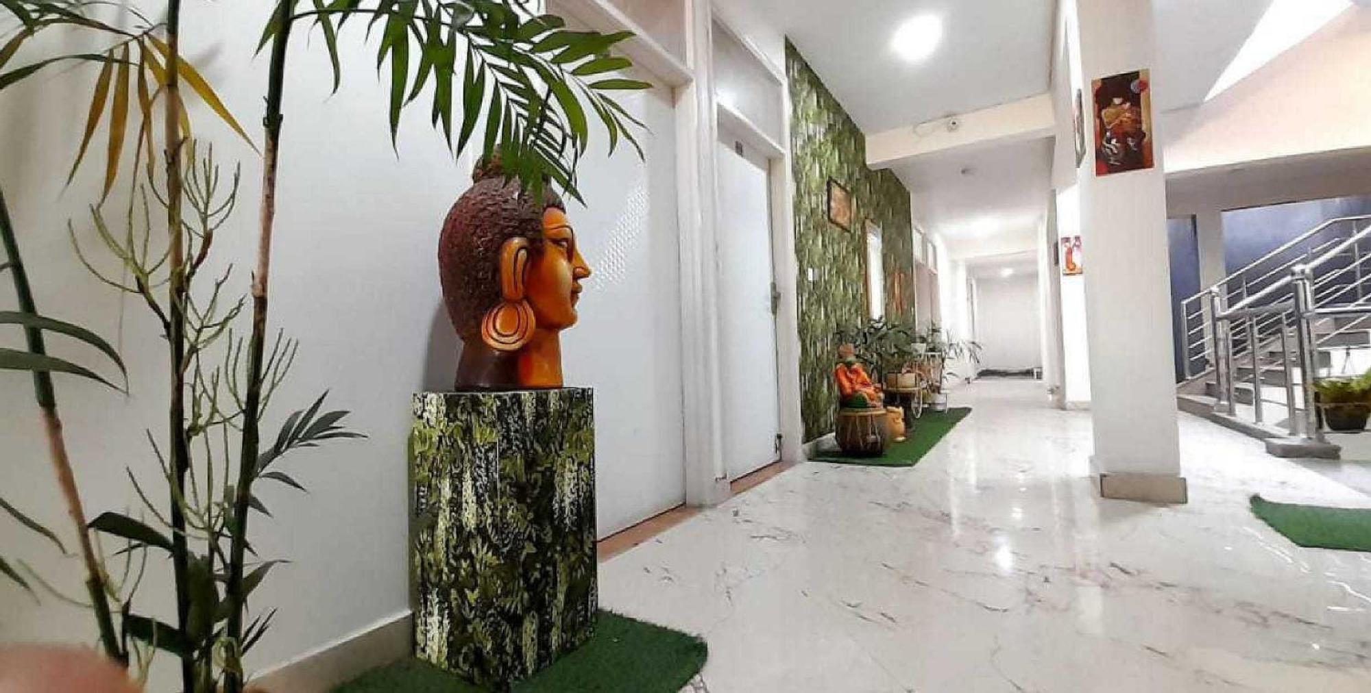 Hotel O Krishna Orchid Near Noida Sector 81 Metro Station Exteriér fotografie