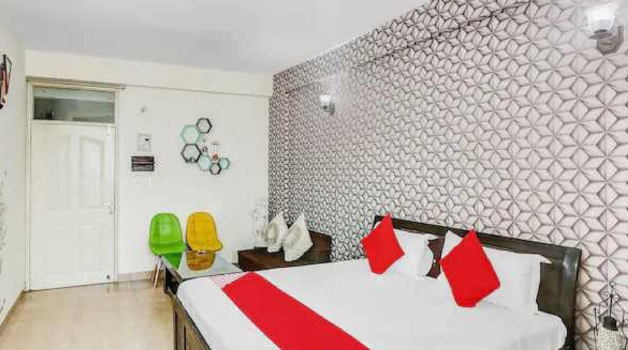 Hotel O Krishna Orchid Near Noida Sector 81 Metro Station Exteriér fotografie