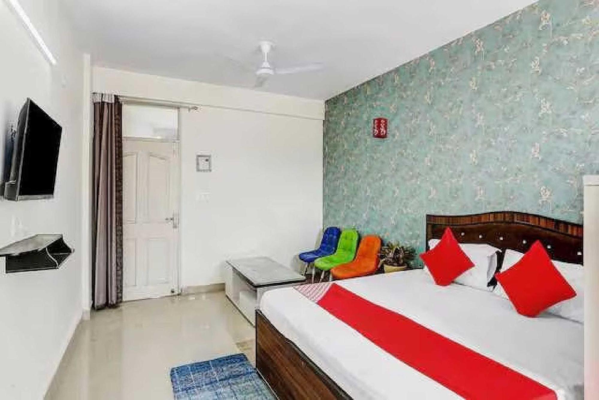 Hotel O Krishna Orchid Near Noida Sector 81 Metro Station Exteriér fotografie