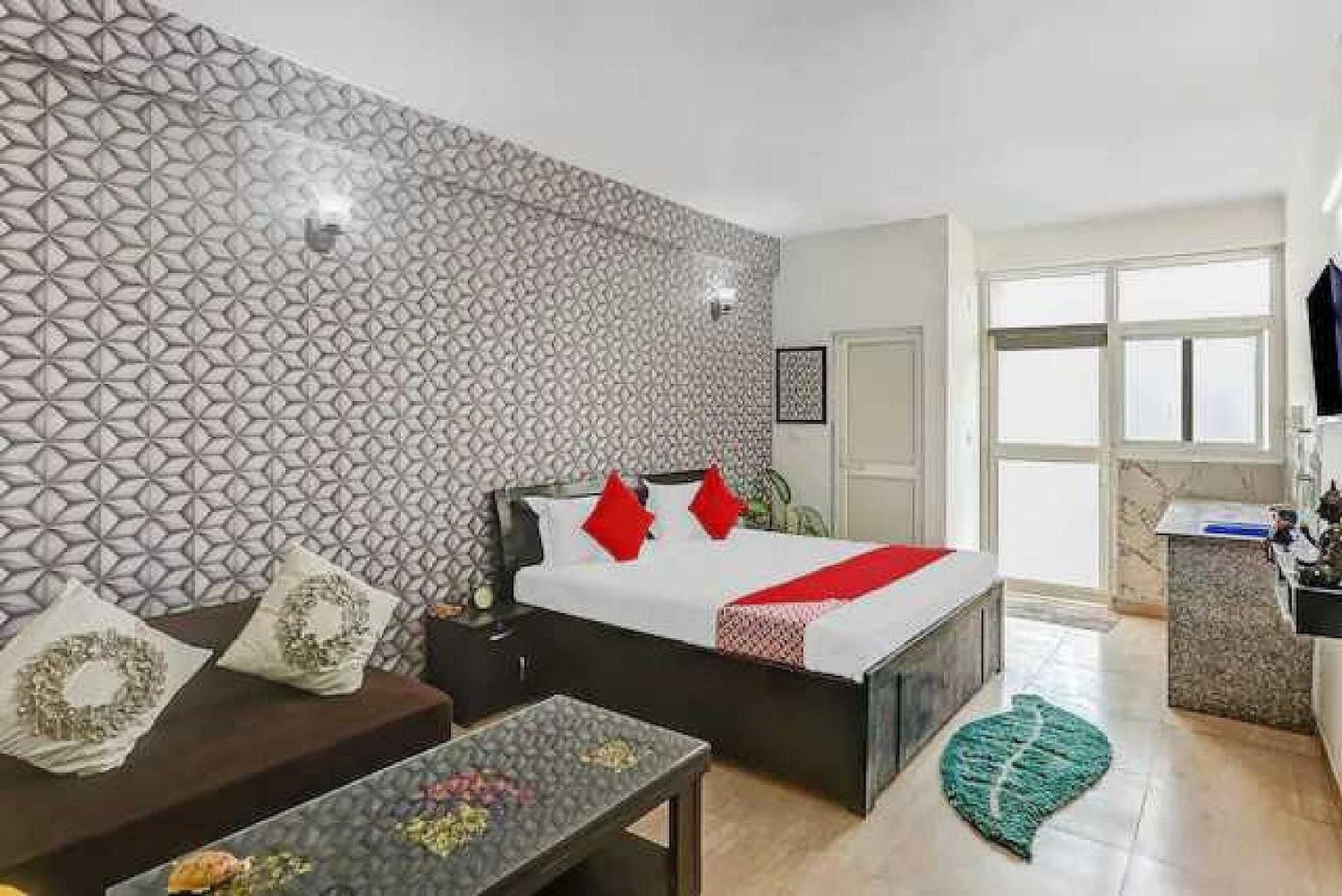 Hotel O Krishna Orchid Near Noida Sector 81 Metro Station Exteriér fotografie
