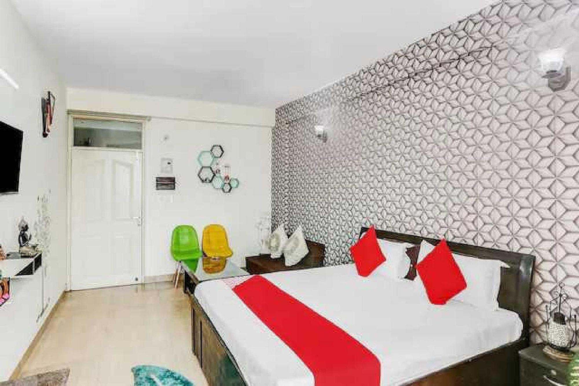 Hotel O Krishna Orchid Near Noida Sector 81 Metro Station Exteriér fotografie